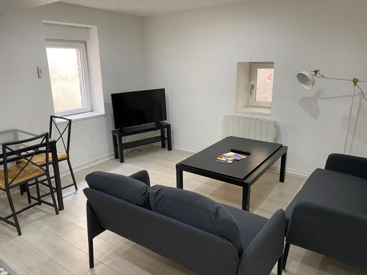 Appartement 2Eme Etage 42M2 Hyper Centre Ville / Parking Gratuit Riom Exterior foto
