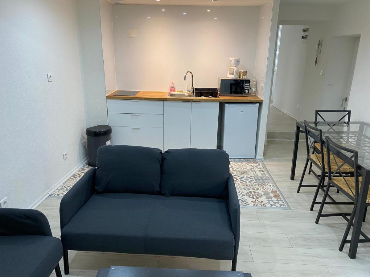 Appartement 2Eme Etage 42M2 Hyper Centre Ville / Parking Gratuit Riom Exterior foto